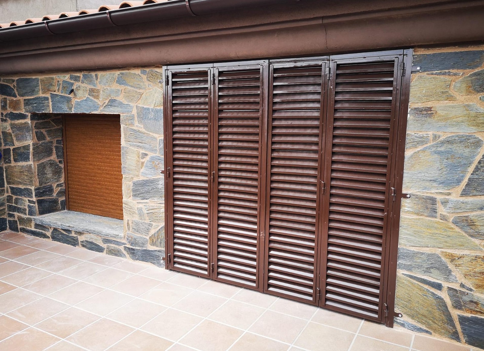 Puerta metálica