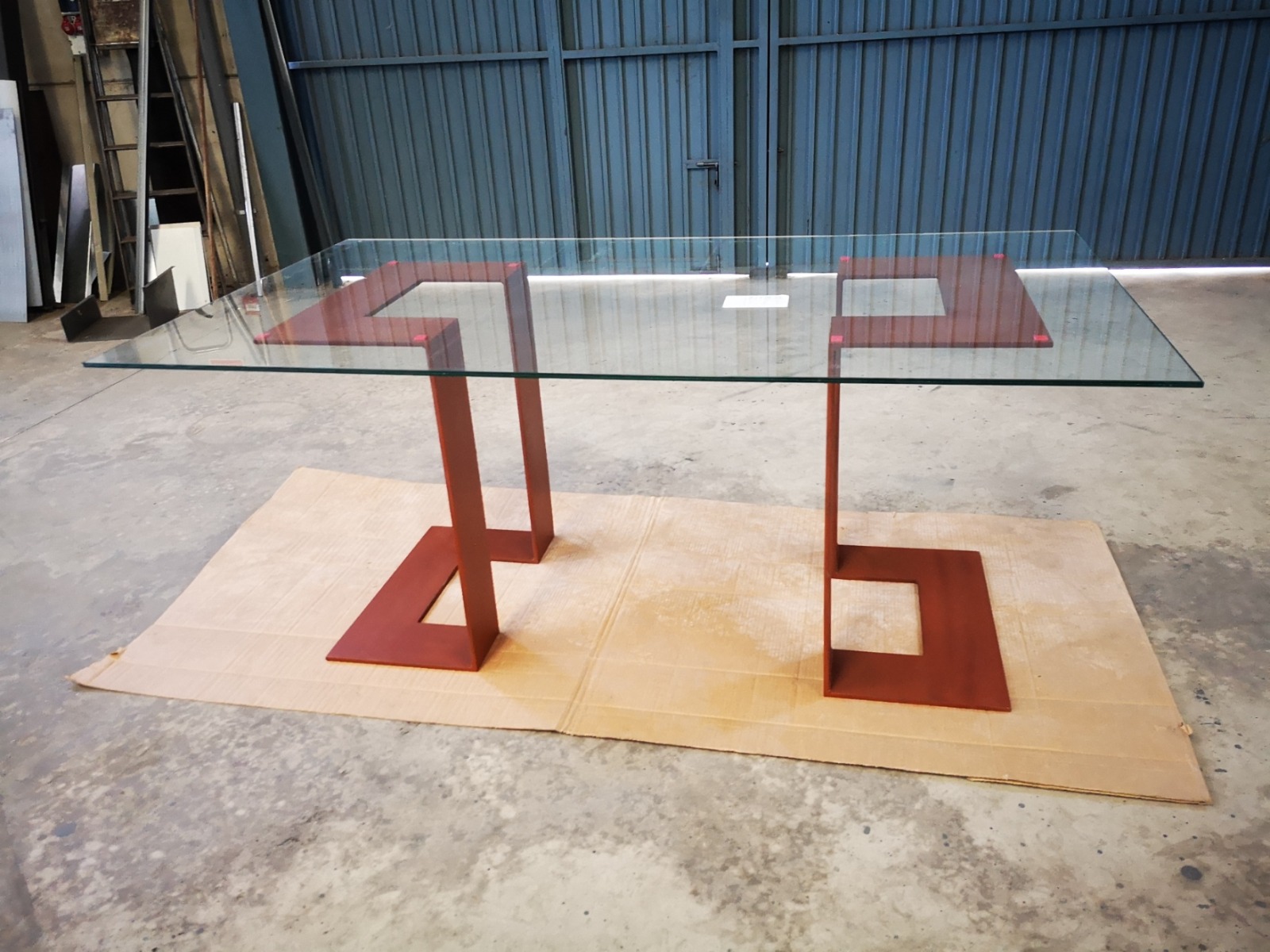 Mesa de hierro forjado