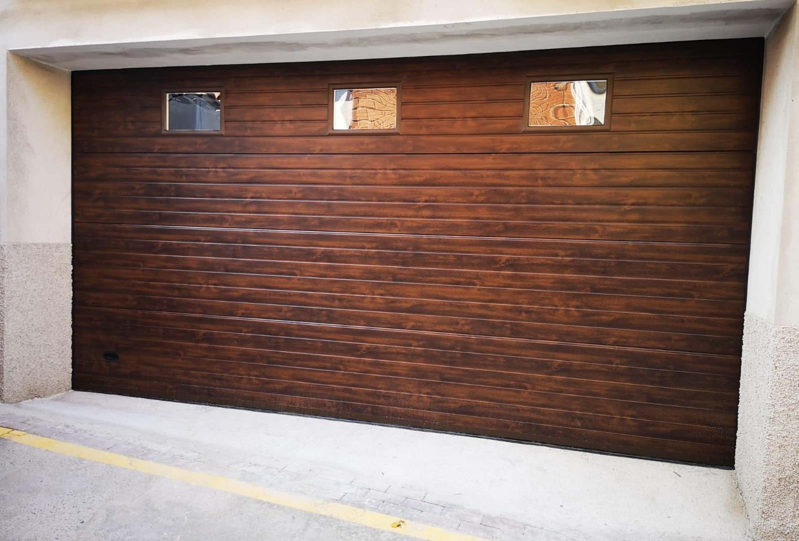 Puerta de garaje motorizada